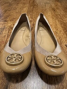 Tory Burch Nude Beige Patent Logo Ballet Flats